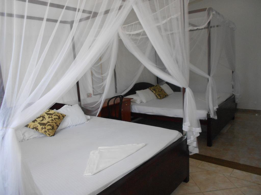 Wijenayake'S - Beach Haven Guest House - Galle Fort Chambre photo