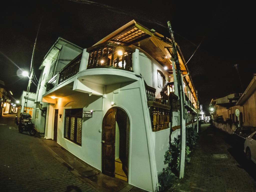 Wijenayake'S - Beach Haven Guest House - Galle Fort Extérieur photo